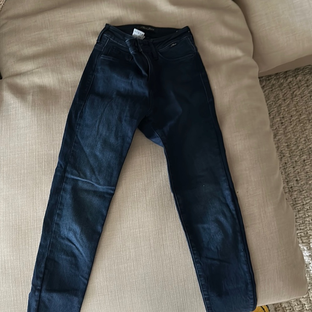 Skinny Mavi jeans.